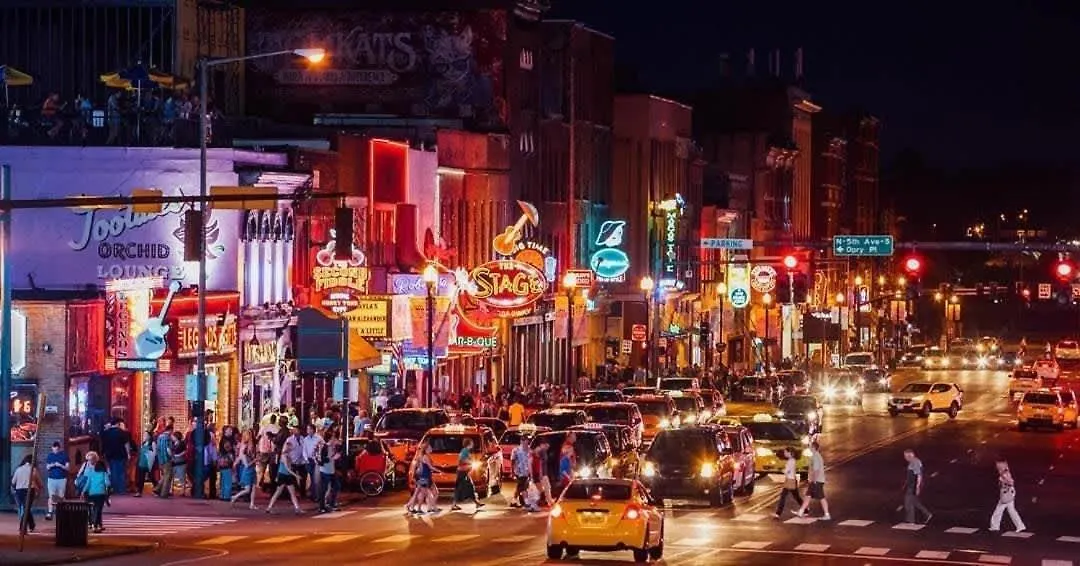 King Bed - Parking - 3 Miles To Lower Broadway Nashville