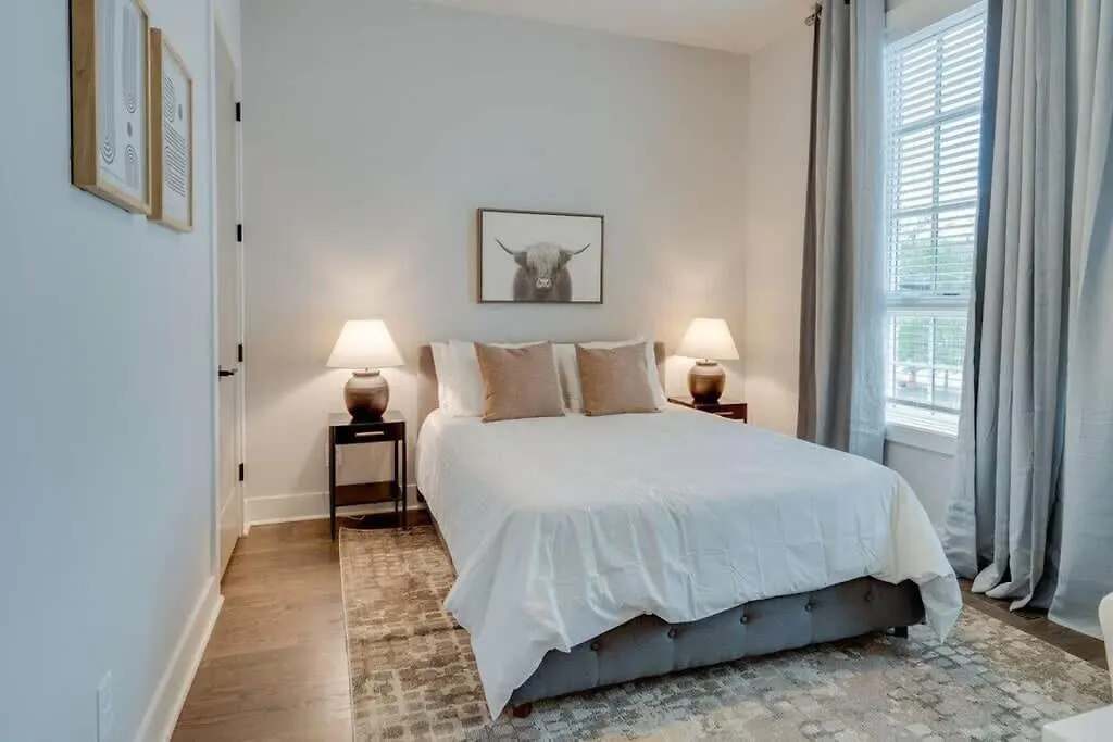 King Bed - Parking - 3 Miles To Lower Broadway Nashville Holiday home