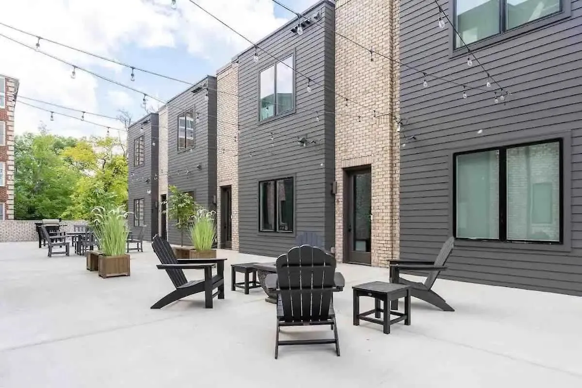 King Bed - Parking - 3 Miles To Lower Broadway Nashville