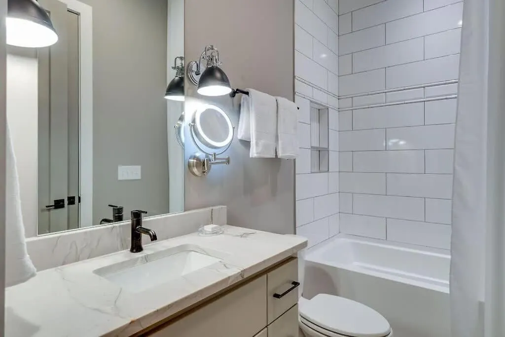 Holiday home King Bed - Parking - 3 Miles To Lower Broadway Nashville